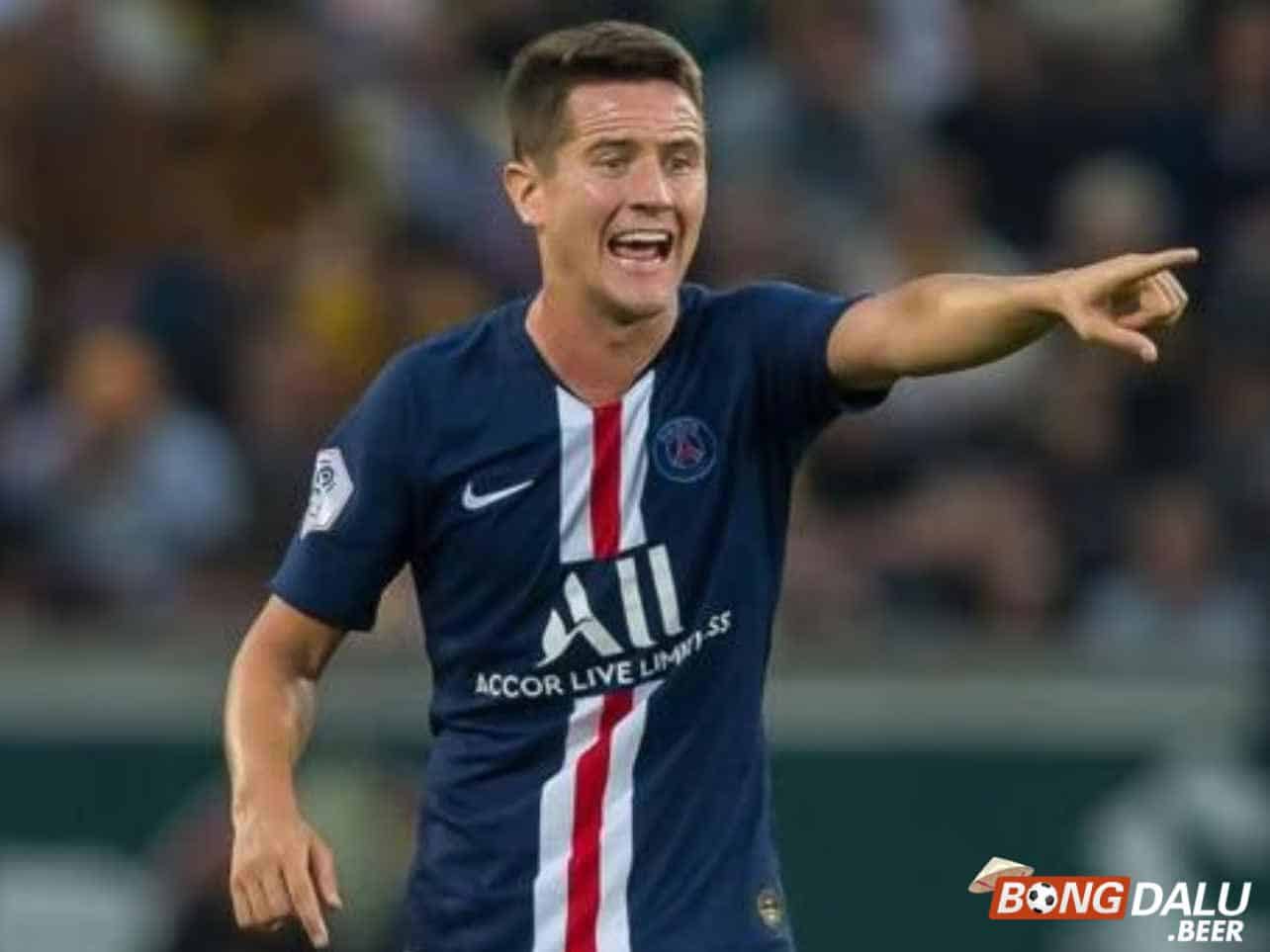 Tiền vệ xứ đấu Bò thi đấu không mấy ấn tượng và bị PSG thanh lý sau 3 mùa giải